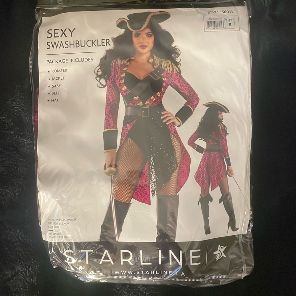 MRSP $130 NWT Sexy Swashbuckler Pirate Halloween Costume Size Small ✨🏴‍☠️⚓️